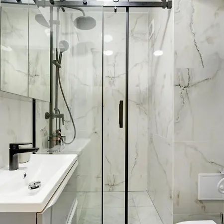 Elegant Old Town Escape Apartment *