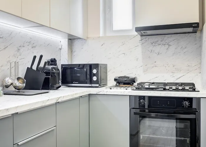 Elegant Old Town Escape * 布加勒斯特