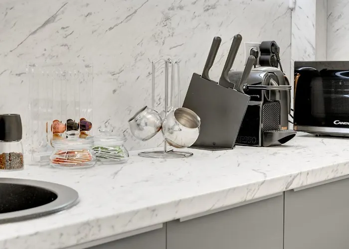 Elegant Old Town Escape Bukarest