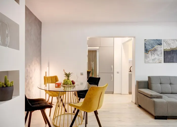 Elegant Old Town Escape * 布加勒斯特