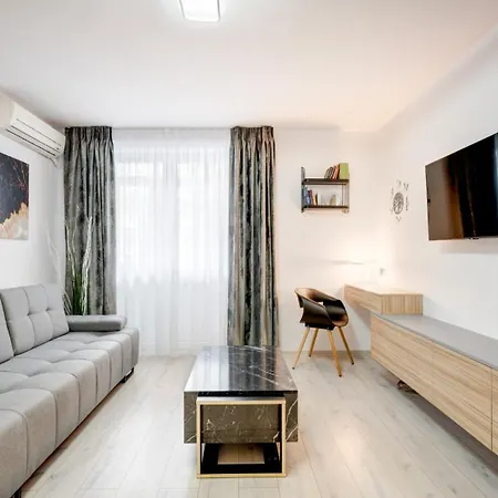 Elegant Old Town Escape Apartment *